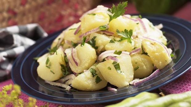 Ensalada de patatas con atún