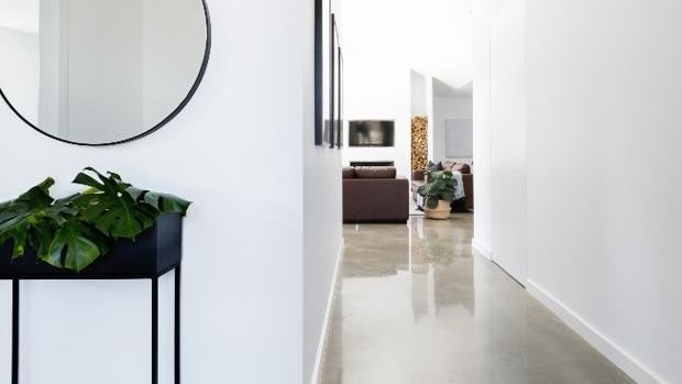 Cómo decorar los pasillos de tu hogar de forma práctica y con estilo