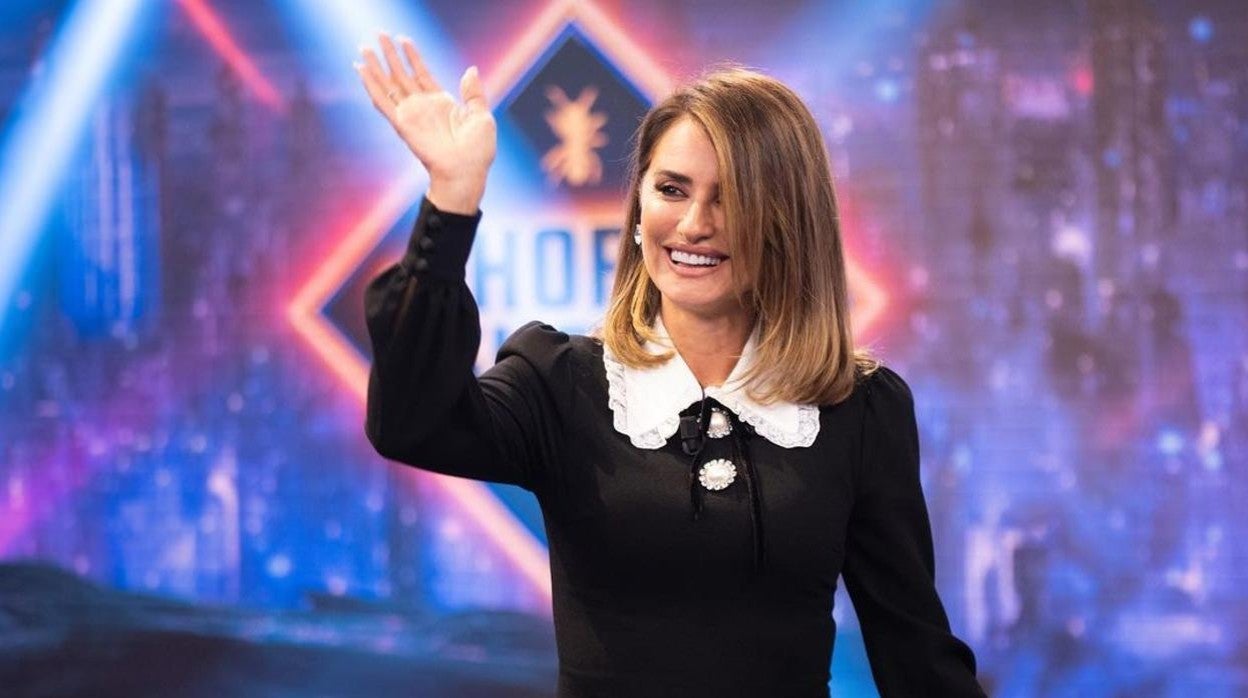 Penélope Cruz con vestido de Chanel en El Hormiguero