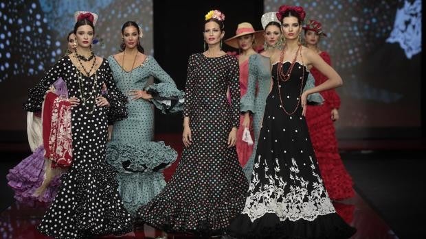 Maricruz & Montecarlo: sus 60 años en la moda flamenca, sobre la pasarela de SIMOF 2022