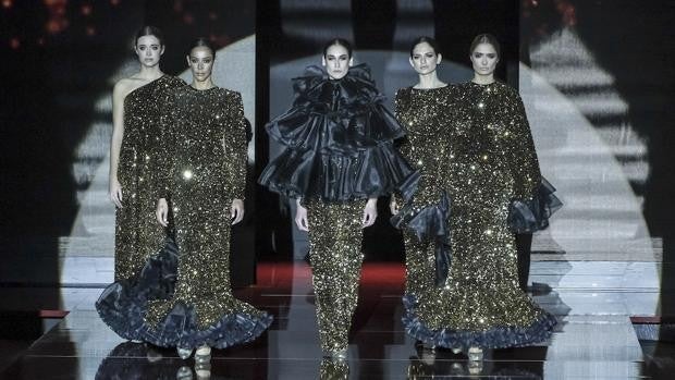 Marco Zapata Costura presenta a sus flamencas «de oro»