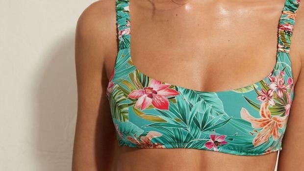 Diez bikinis y bañadores bonitos y de tendencia que puedes comprar en las rebajas