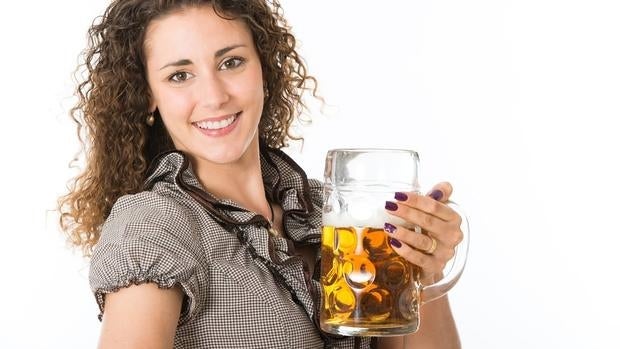 Las saludables virtudes de la cerveza para la mujer