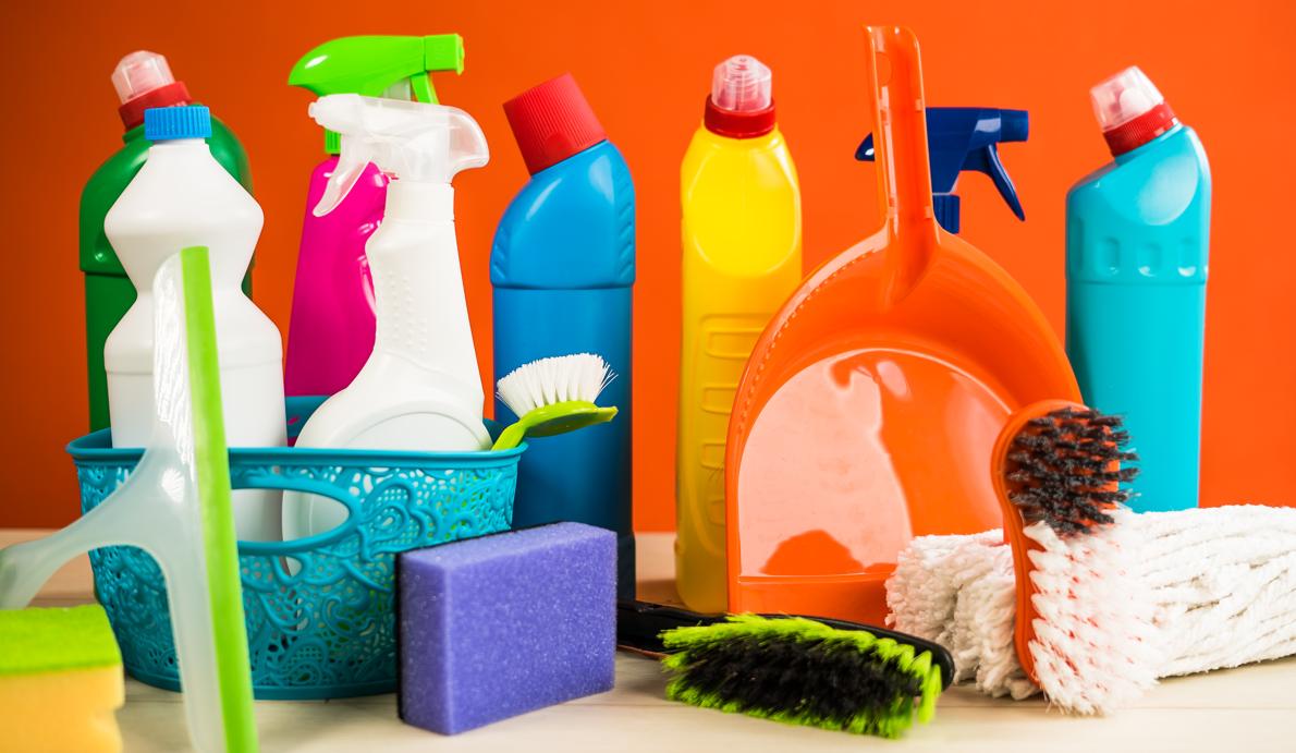 Los productos de limpieza, las velas o freír alimentos también contaminan el aire doméstico