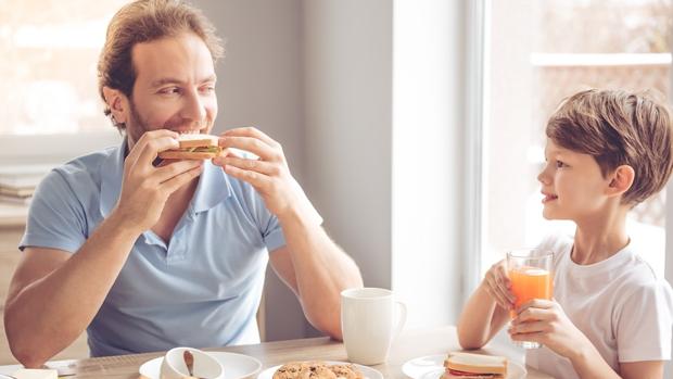 Motivos para acompañar a tu hijo durante la merienda