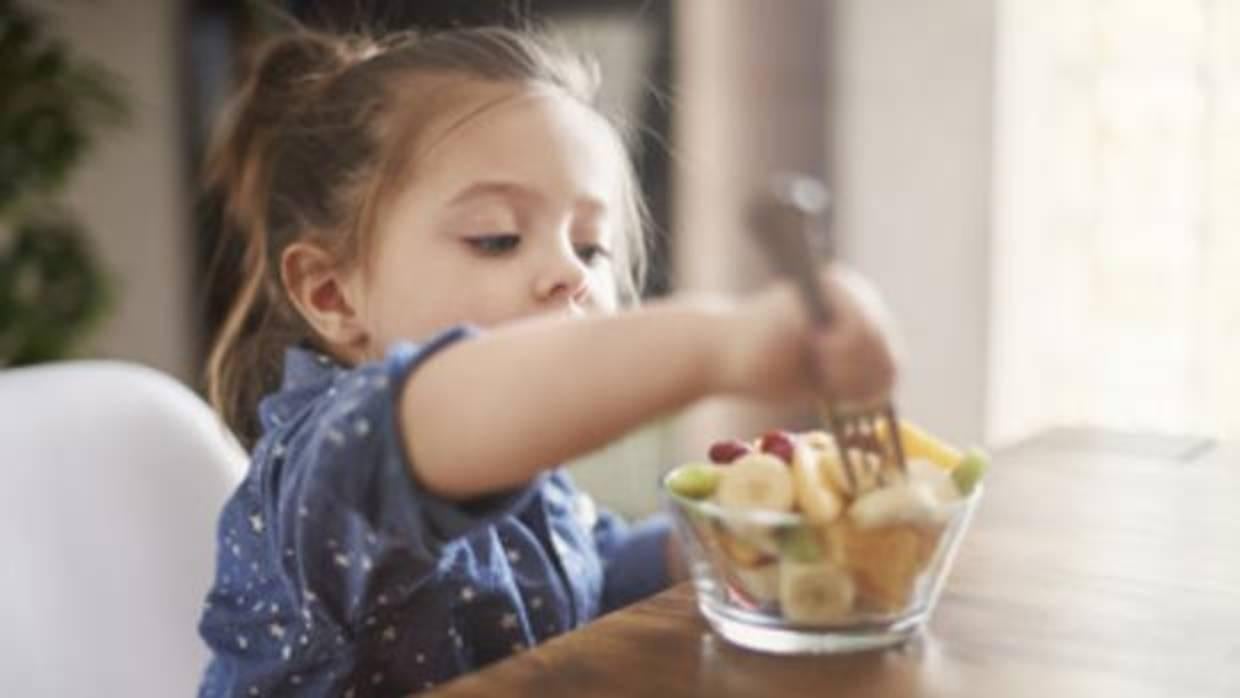 Casi la mitad de los españoles no ingiere ningún alimento entre el desayuno y la comida