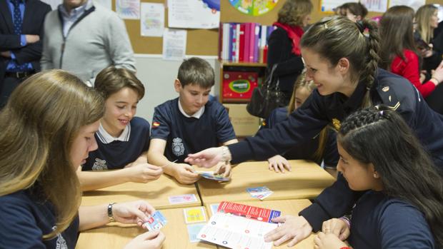 «Enseñamos a los niños a pensar antes de hacer clic en la red»