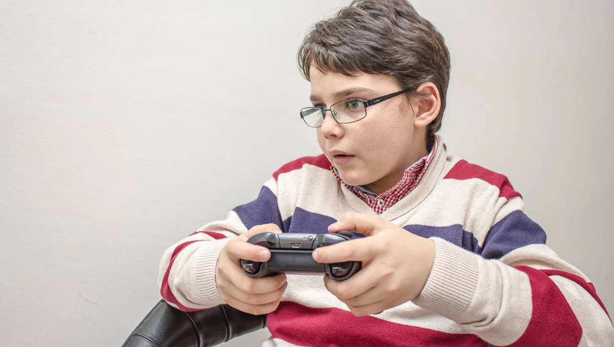 Contratos entre padres e hijos para jugar a videojuegos a cambio de obligaciones domésticas