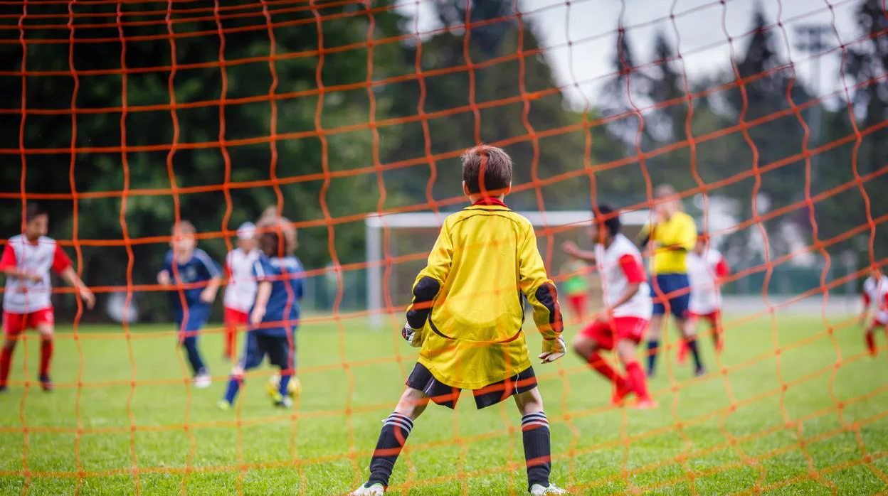 La obsesión de los padres para que los hijos se especialicen en un deporte dispara el estrés infantil