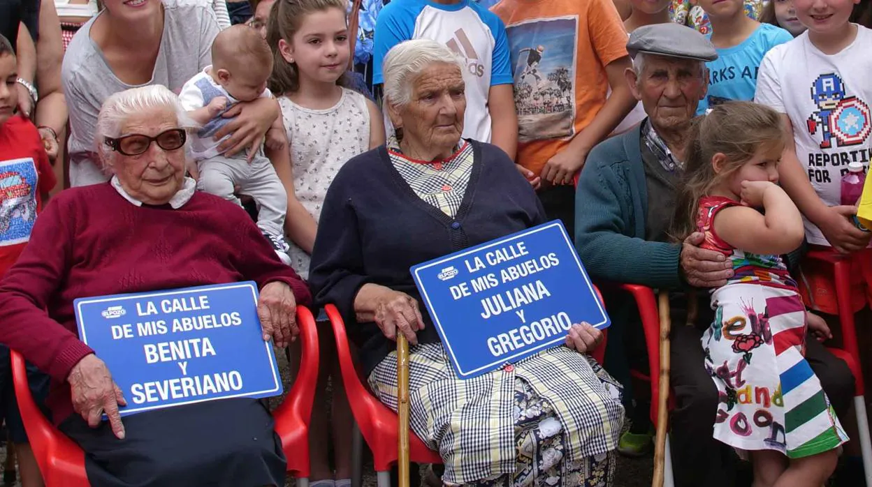 La primera calle de España dedicada a los abuelos