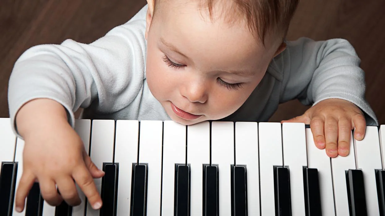 La música aumenta la memoria y la capacidad de concentración de los bebés.
