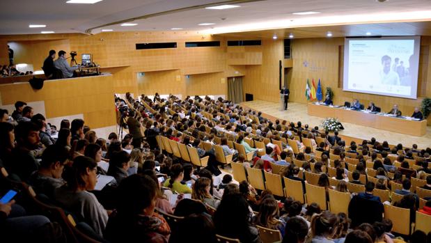 Los jóvenes en las Jornadas Católicos y Vida Pública en CEU Andalucía