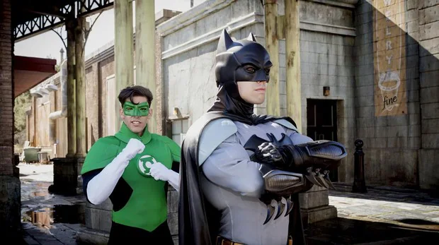 Los superhéroes abren las puertas del Parque Warner