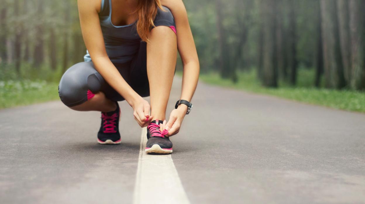 Para que la rutina de ejercicios sea completa se aconseja combinarla con una caminata o un recorrido practicando running