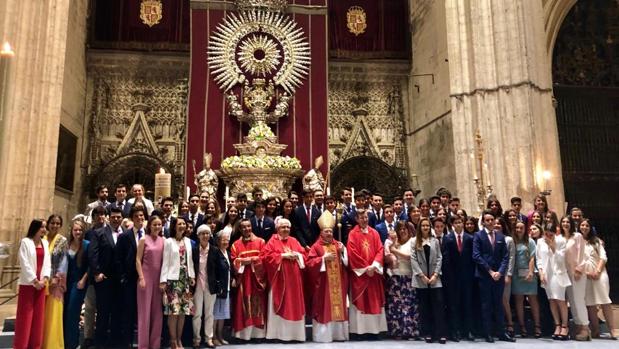 Los alumnos del Colegio Sagrada Familia de Urgel se confirman en la Catedral