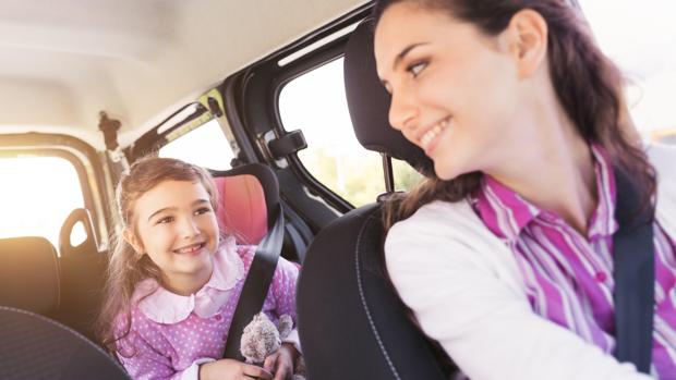En coche de un plan a otro: cuando la agenda de tu hijo controla tu tiempo libre