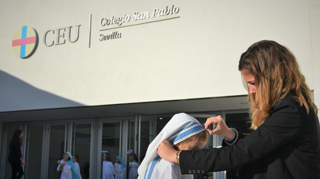 Celebración del Día de Todos los Santos en el Colegio CEU San Pablo Sevilla