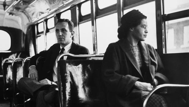 Rosa Parks: el simple gesto de una mujer que acabó con la segregación de todo un país