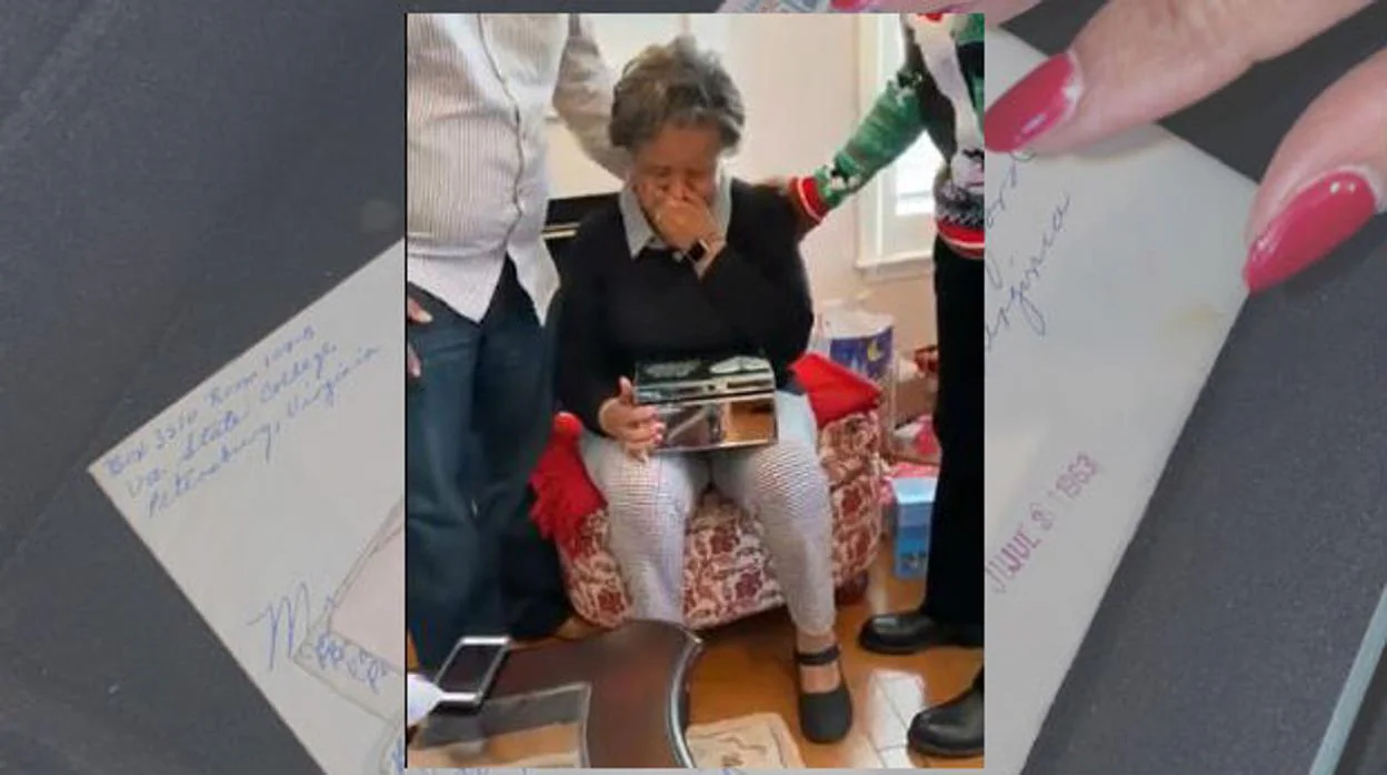 Las lágrimas de una abuela al recibir el regalo de Navidad de su familia: las viejas cartas de amor de su marido fallecido