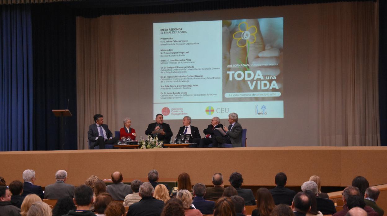 Los cuidados paliativos protagonizan la clausura de las XIII Jornadas Católicos y Vida Pública en Sevilla