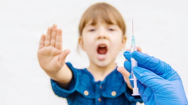 El neuropediatra: «Me da mucha rabia pensar en los niños que soportan el maltrato de no ser vacunados por tener padres desinformados»