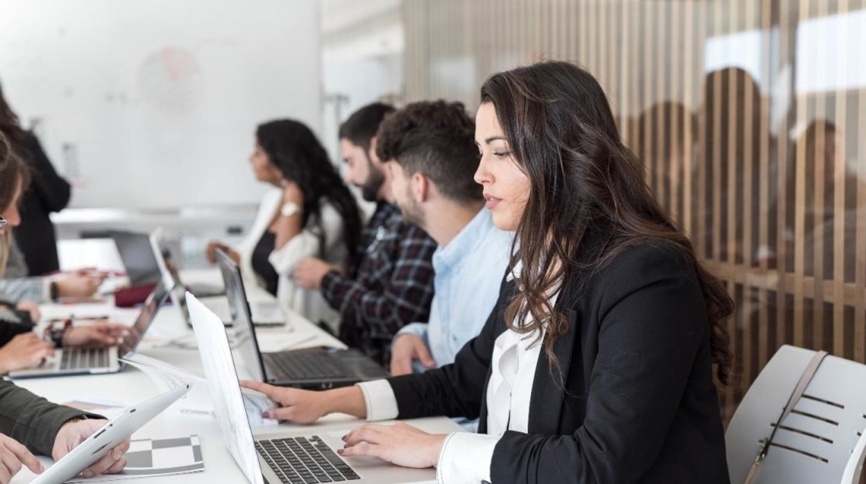 «La formación en ciberseguridad es fundamental para mantenernos a salvo de posibles ataques»