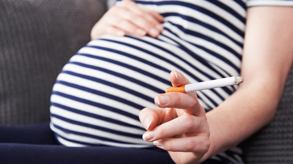 Un estudio vincula el tabaquismo durante el embarazo con una forma rara de epilepsia infantil