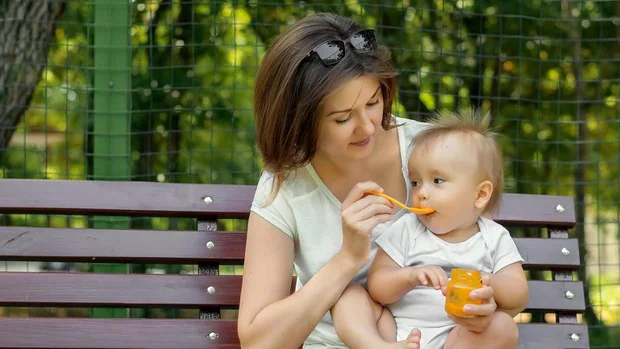 Cómo dar una alimentación sana y segura a tu bebé este verano