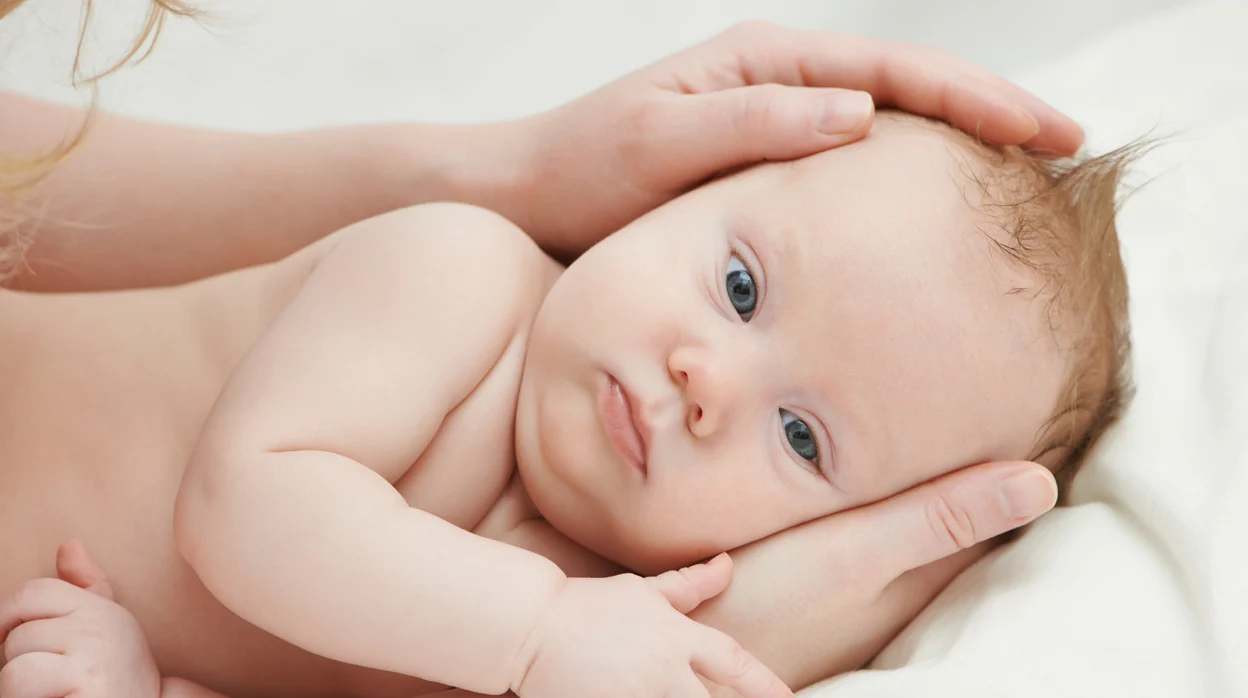 El peso al nacer pequeño o grande está relacionado con la genética de la madre y el bebé