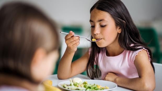 «Para mejorar la salud de los niños, habrá que prestar atención a los horarios de las comidas»