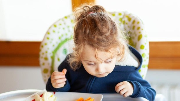 Un exceso de pantallas puede suponer un freno en el desarrollo cognitivo y físico de tu hijo