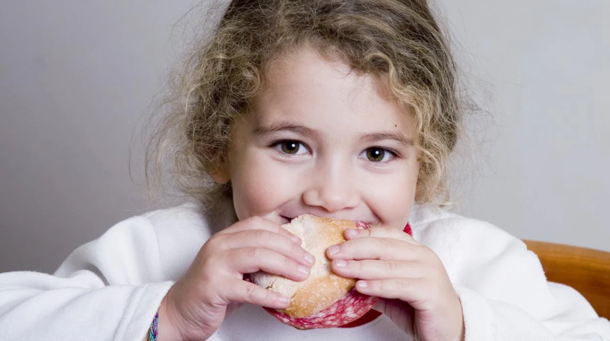 Los niños de entre 6 y 12 años consumen pan menos de dos veces al día
