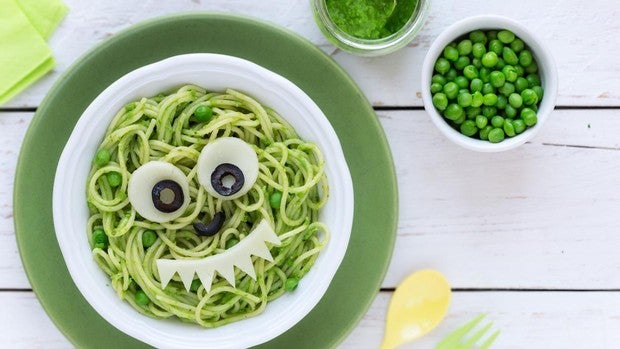 Cuanto más tiempo pasen los niños sentados a la hora comer más probabilidad hay de que coman verduras y frutas