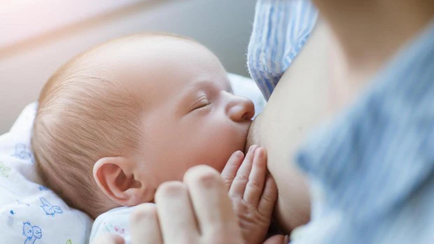 Los dentistas destacan los beneficios de la lactancia materna para la salud oral del bebé