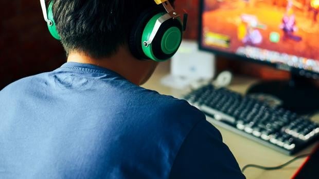 Primer caso clínico en el mundo de un menor  hospitalizado por abusar de los videojuegos