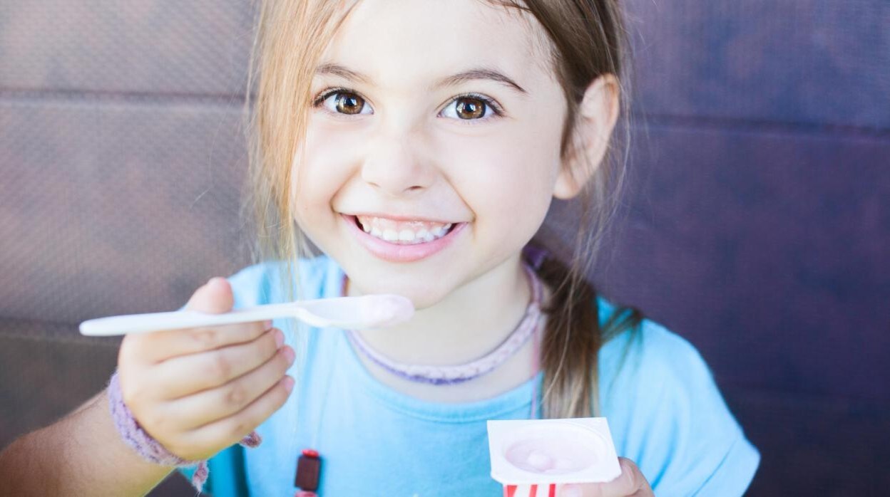 Más de la mitad de los padres ve insuficiente la cantidad de yogur en el menú escolar