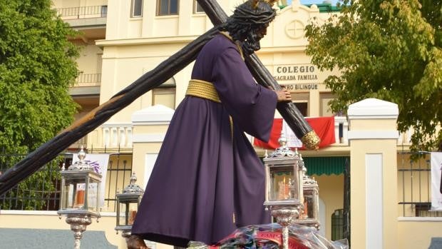 El Colegio Sagrada Familia de Urgel recibe a Nuestro Padre Jesús del Gran Poder