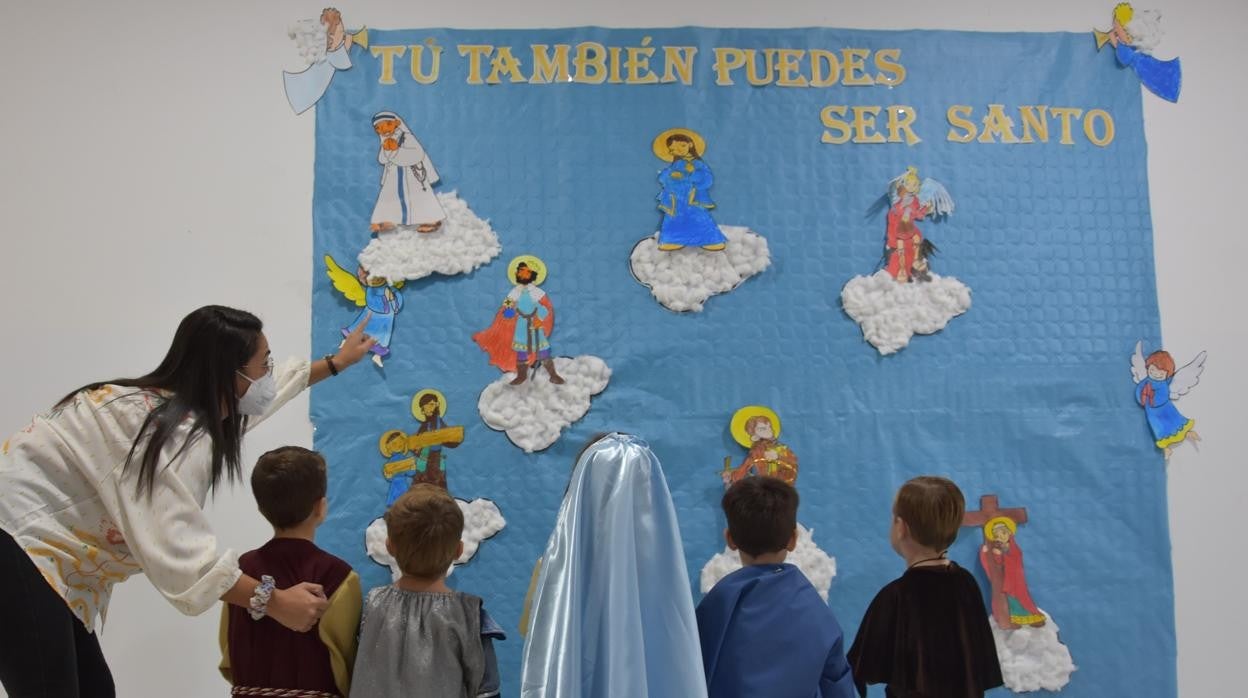 «La Santidad Vence», el Día de Todos los Santos en el Colegio CEU San Pablo Sevilla