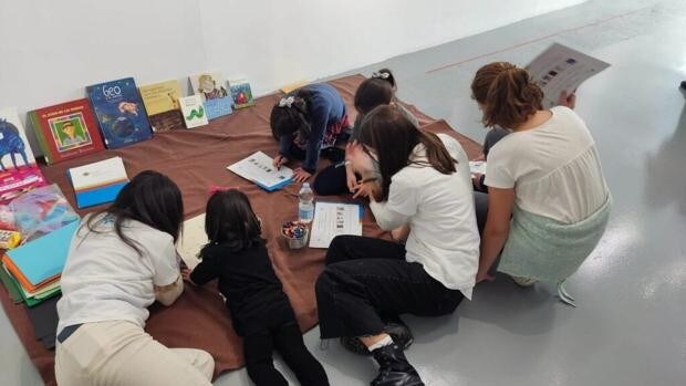 El Centro de Estudios Universitarios Cardenal Spínola CEU retoma el «Acompañamiento a niños en galerías de arte y museos» de forma presencial