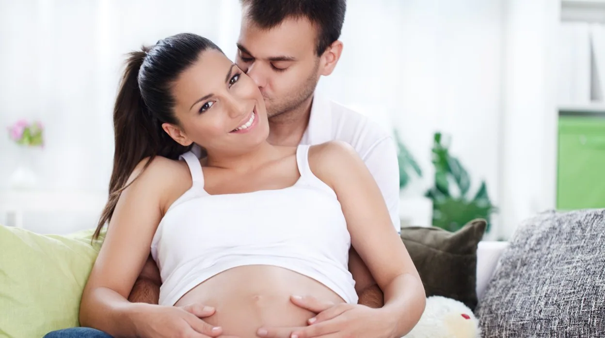 Mantener relaciones sexuales durante el embarazo es «bueno para el bebé y para la mujer»