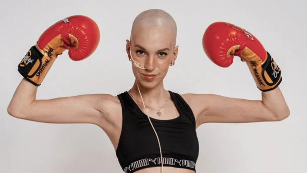 La lucha ejemplar de Elena Huelva, la adolescente 'influencer' del cáncer: «Mis ganas ganan»