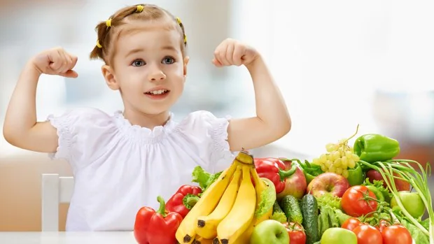 Los niños pequeños comen más verduras si se les ofrecen recompensas a cambio