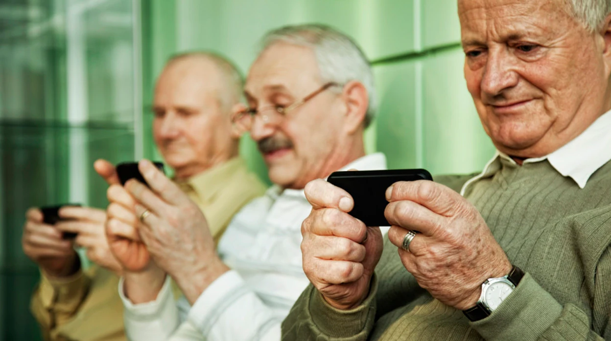 Los mejores teléfonos móviles para personas mayores
