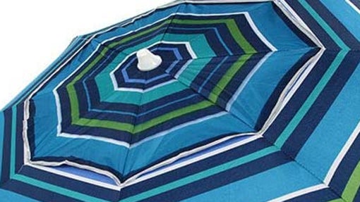 Sombrilla de playa a rayas azules