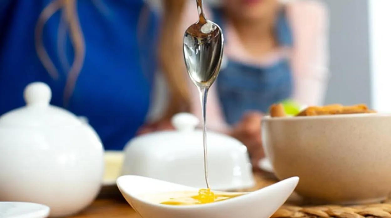 La miel es un alimento ideal para consumir en el desayuno