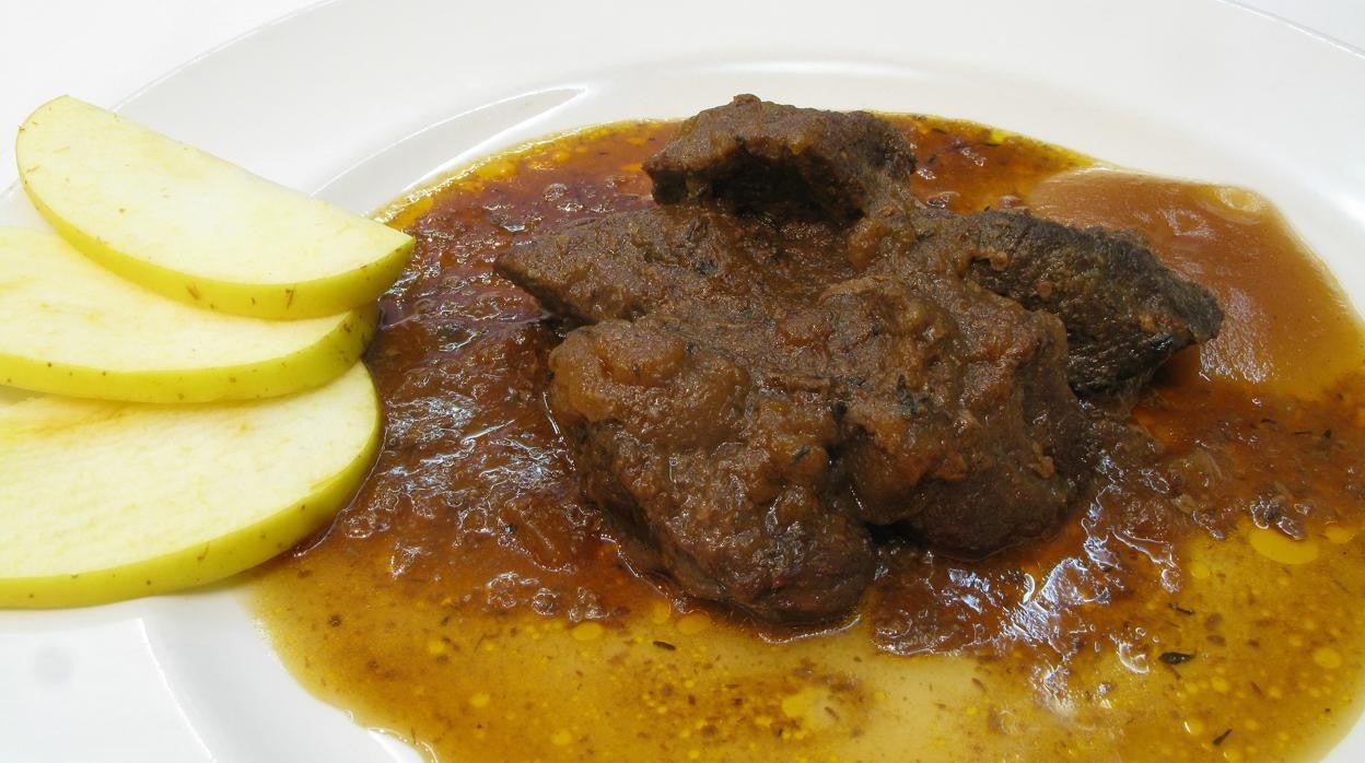 Venado con manzana Golden de La Cocina de María Luisa, en Madrid