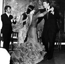 Ronald Reagan bailando sobre el tablao del Corral de la Morería