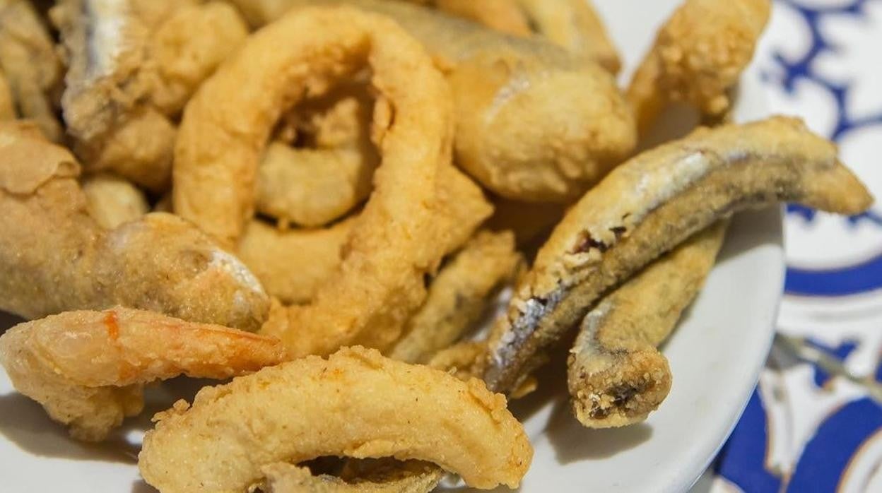 Fritura de pescado en La Giralda, Madrid