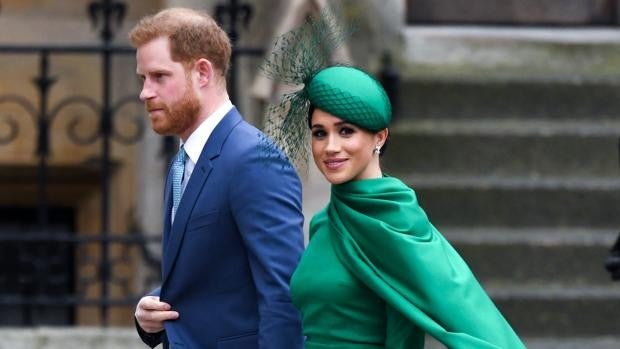 El Príncipe Harry y Meghan Markle se ganan a pulso la expulsión de la Familia Real