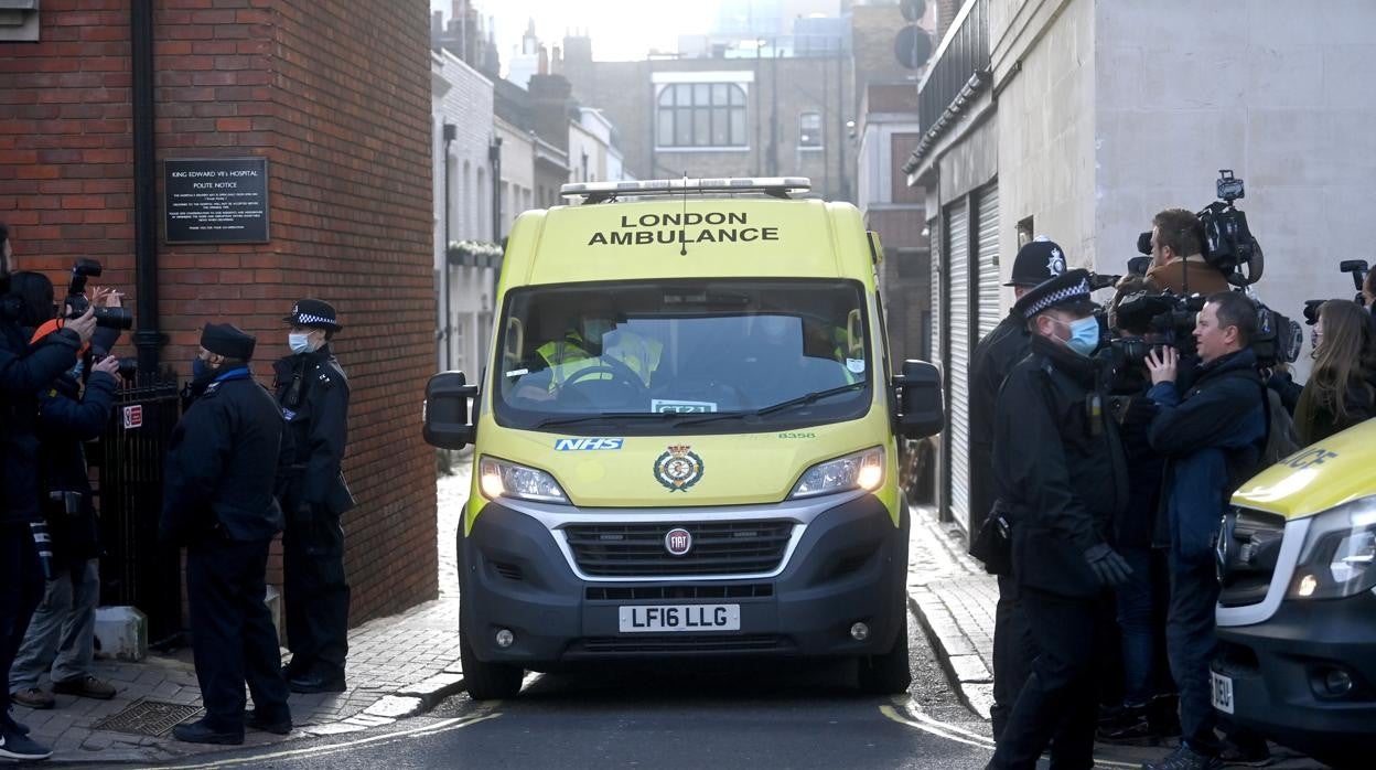 La ambulancia que traslada a Felipe de Edimburgo